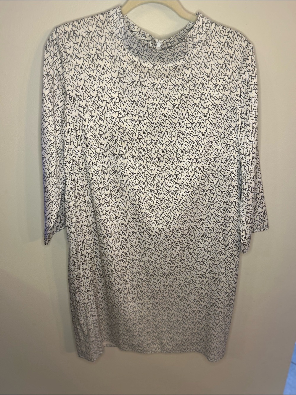 St. John White Midi Dress with Black Abstract Heart Pattern